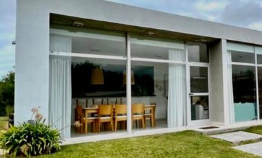 CASA 4 AMBIENTES EN VENTA, BARRIO PRIVADO COSTA ESMERALDA, PINAMAR