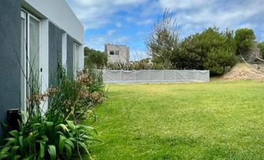 CASA 4 AMBIENTES EN VENTA, BARRIO PRIVADO COSTA ESMERALDA, PINAMAR
