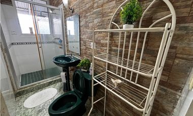 ALQUILER DE CASA 240M EN COLÓN MARGARITA DE 3 HABITACIONES AMOBLADO