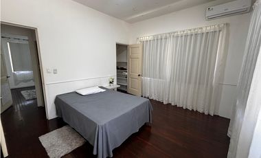 ALQUILER DE CASA 240M EN COLÓN MARGARITA DE 3 HABITACIONES AMOBLADO