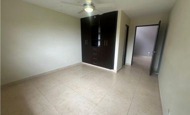 En alquiler- Casa Semiamueblada en Limajo, Condado del Rey