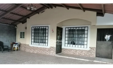SE VENDE CASA EN VILLAS DE MONTELIMAR 225M 3 HABITACIONES CON TERRAZA
