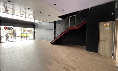 LOCAL / TUMBA MUERTO / MIDTOWN PLAZA / 154M / VACIO / MEZZANINE