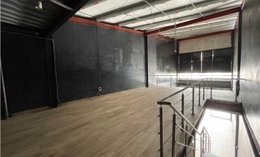 LOCAL / TUMBA MUERTO / MIDTOWN PLAZA / 154M / VACIO / MEZZANINE