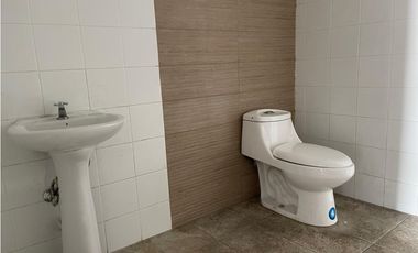 LOCAL / TUMBA MUERTO / MIDTOWN PLAZA / 154M / VACIO / MEZZANINE