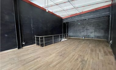LOCAL / TUMBA MUERTO / MIDTOWN PLAZA / 154M / VACIO / MEZZANINE
