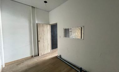 LOCAL / TUMBA MUERTO / MIDTOWN PLAZA / 154M / VACIO / MEZZANINE