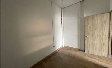 LOCAL / TUMBA MUERTO / MIDTOWN PLAZA / 154M / VACIO / MEZZANINE