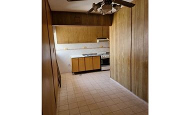 Se Alquila Amplio y Hermoso Dpto c/balcon de 3 Dor en Alto Alberdi