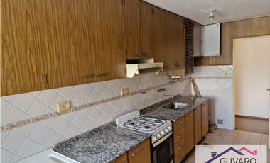 Se Alquila Amplio y Hermoso Dpto c/balcon de 3 Dor en Alto Alberdi