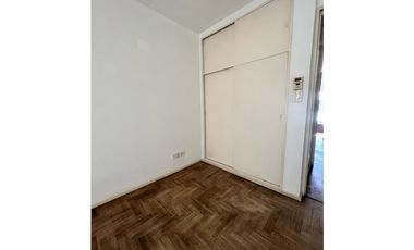 CASA EN BECCAR TRES DORMITORIOS  centro a 4 cuadras estacion