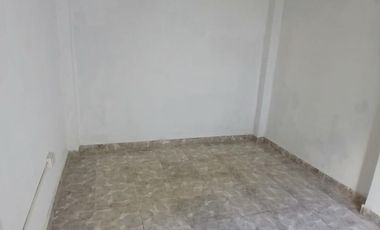 Departamento tipo PH 2 ambientes con patio en alquiler en Villa Madero