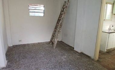 Departamento tipo PH 2 ambientes con patio en alquiler en Villa Madero