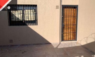 Departamento en alquiler c/ cochera en Las Heras