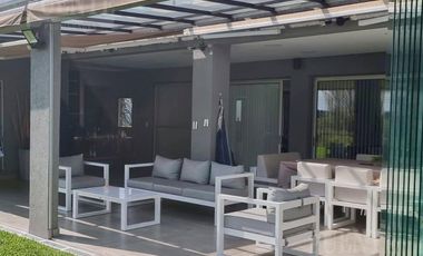 Venta con Renta en La Magdalena Canning - 3 dorm  escrit.    depend.