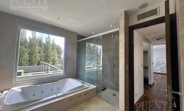 Venta con Renta en La Magdalena Canning - 3 dorm  escrit.    depend.