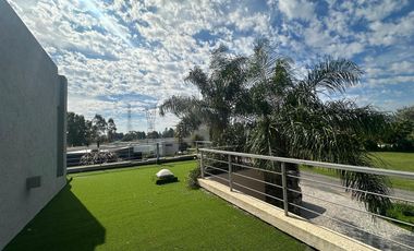 Venta con Renta en La Magdalena Canning - 3 dorm  escrit.    depend.