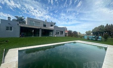 Venta con Renta en La Magdalena Canning - 3 dorm  escrit.    depend.