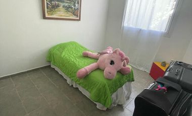 Casa de categoría en Altos del Chateau 4 dormitorios, pileta y gran patio fondo verde