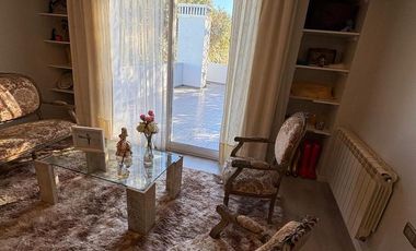 Casa de categoría en Altos del Chateau 4 dormitorios, pileta y gran patio fondo verde