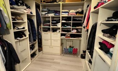 Casa de categoría en Altos del Chateau 4 dormitorios, pileta y gran patio fondo verde