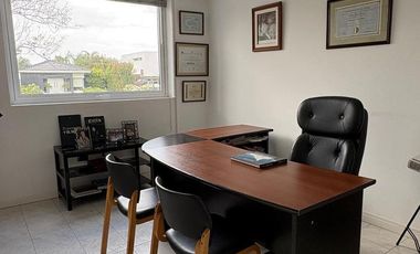 Casa de categoría en Altos del Chateau 4 dormitorios, pileta y gran patio fondo verde