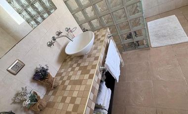 Casa de categoría en Altos del Chateau 4 dormitorios, pileta y gran patio fondo verde