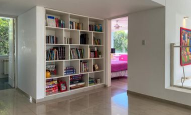 Casa de categoría en Altos del Chateau 4 dormitorios, pileta y gran patio fondo verde