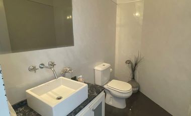 Casa de categoría en Altos del Chateau 4 dormitorios, pileta y gran patio fondo verde