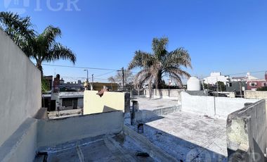 Casa 3 amb con patio, cochera y quincho en Villa Bosch