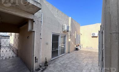 Casa 3 amb con patio, cochera y quincho en Villa Bosch