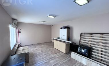 Casa 3 amb con patio, cochera y quincho en Villa Bosch