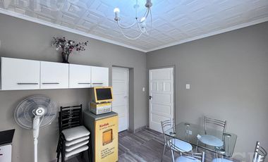 Casa 3 amb con patio, cochera y quincho en Villa Bosch