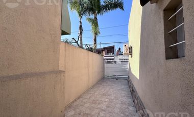 Casa 3 amb con patio, cochera y quincho en Villa Bosch