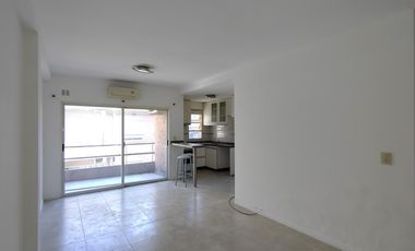 DEPARTAMENTO DOS AMBIENTES CON COCHERA