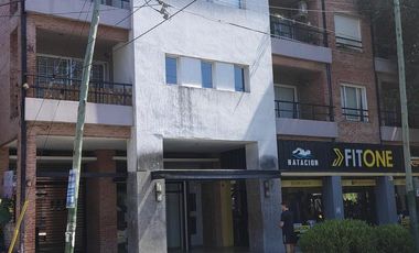 DEPARTAMENTO DOS AMBIENTES CON COCHERA
