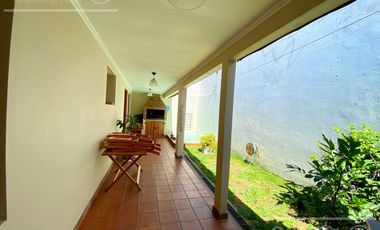 Casa en venta, 3 ambientes en Quilmes. Apto credito