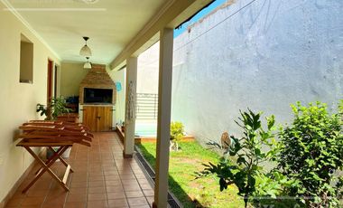 Casa en venta, 3 ambientes en Quilmes. Apto credito
