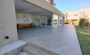 Departamento en alquiler en Nordelta, Jardines del Palmar.