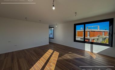 CASA DE CATEGORIA EN VENTA GREENVILLE HUDSON A ESTRENAR 4 AMBIENTES CON PISCINA