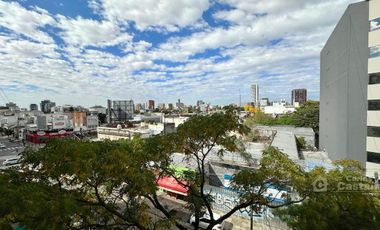 Exc. Monoambiente al Frente con Balcón