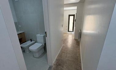 - VENTA CASA TRES DORMITORIOS CON PATIO -