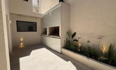 - VENTA CASA TRES DORMITORIOS CON PATIO -