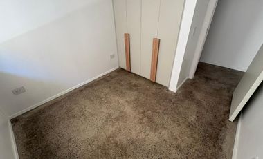 - VENTA CASA TRES DORMITORIOS CON PATIO -