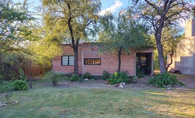 Casa en venta sobre ruta en Las Tapias | Excelente ubicación | Uso residencial comercial