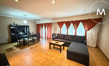 Casa en venta de 4 ambientes con cochera - Villa Ballester