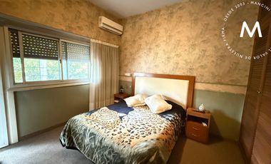 Casa en venta de 4 ambientes con cochera - Villa Ballester