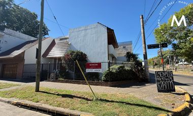 Casa en venta de 4 ambientes con cochera - Villa Ballester