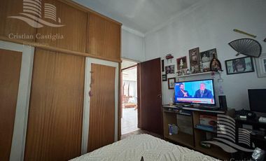 Casa de 2 Plantas con Jardín en Venta en Villa Adelina