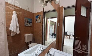 Casa de 2 Plantas con Jardín en Venta en Villa Adelina